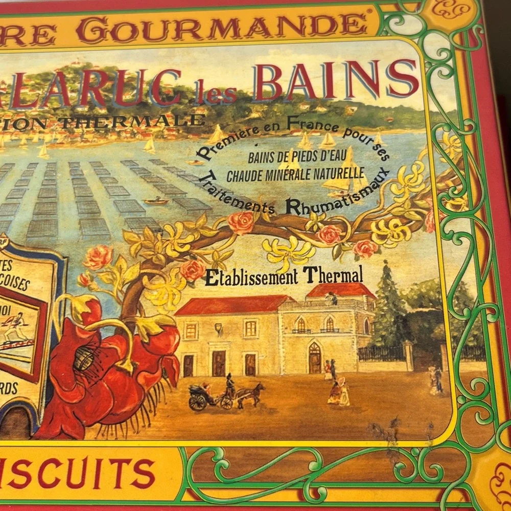 La Cure Gourmande Vintage Gourmet Biscuit Box‎ Chateau Scene France